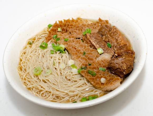 160. Assorted Beef with Noodle in Soup 柱侯牛雜湯麺